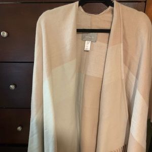 Beautiful Soia and Kyo shawl O/S